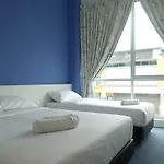 Lodge 10 Hotel